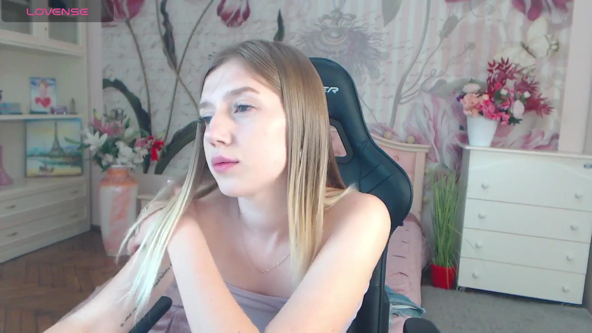Gallery image thumbnail from AshleeSmit's myfreecams stream on, 08/10/2024, 20:45 image 8 of 20