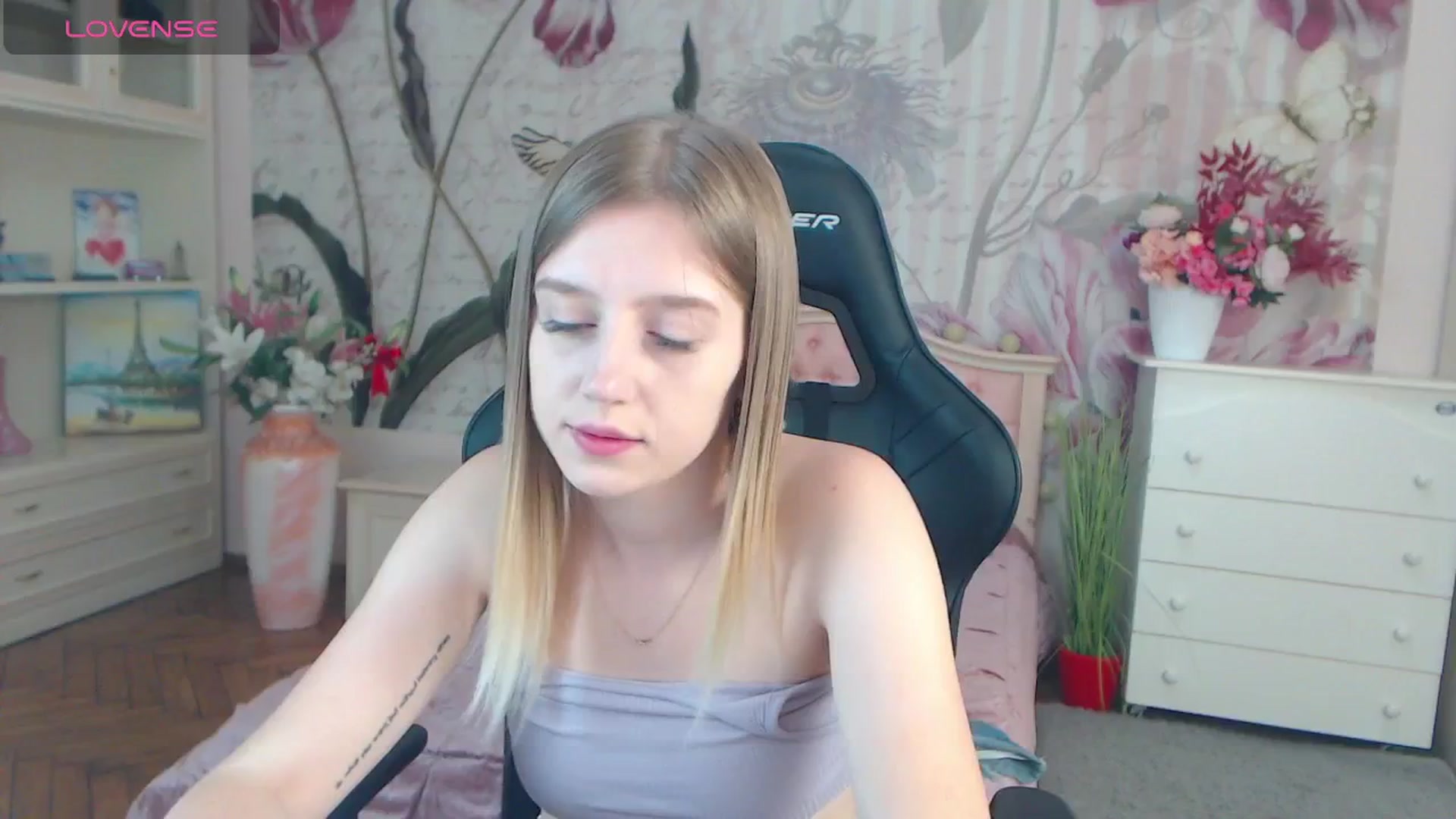 Gallery image thumbnail from AshleeSmit's myfreecams stream on, 08/10/2024, 20:45 image 14 of 20