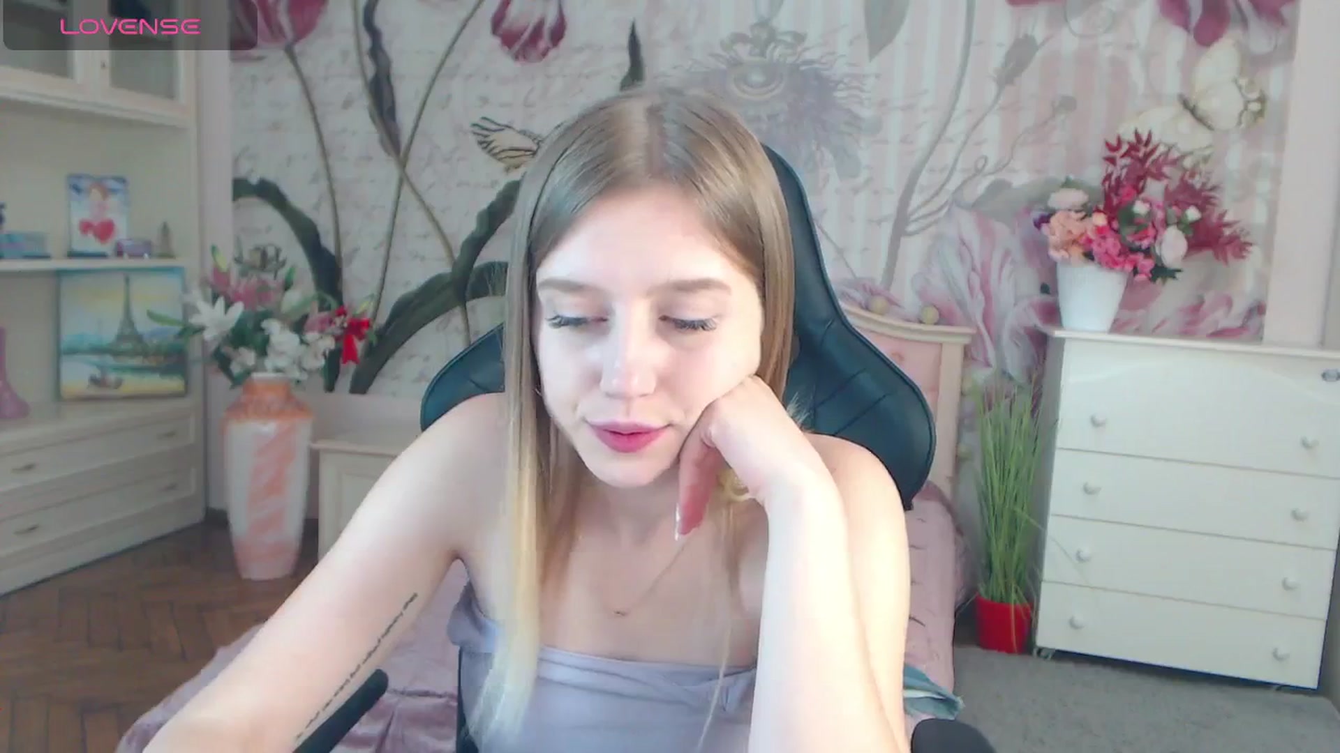 Gallery image thumbnail from AshleeSmit's myfreecams stream on, 08/10/2024, 20:45 image 16 of 20