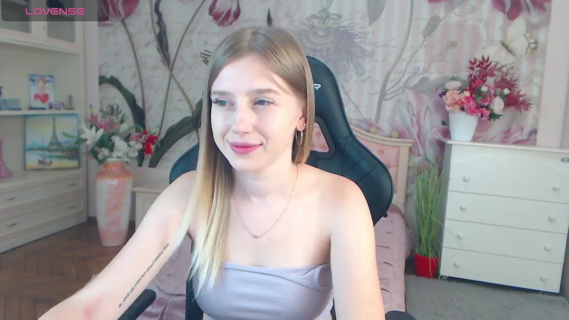 Gallery image thumbnail from AshleeSmit's myfreecams stream on, 08/10/2024, 22:47 image 2 of 20