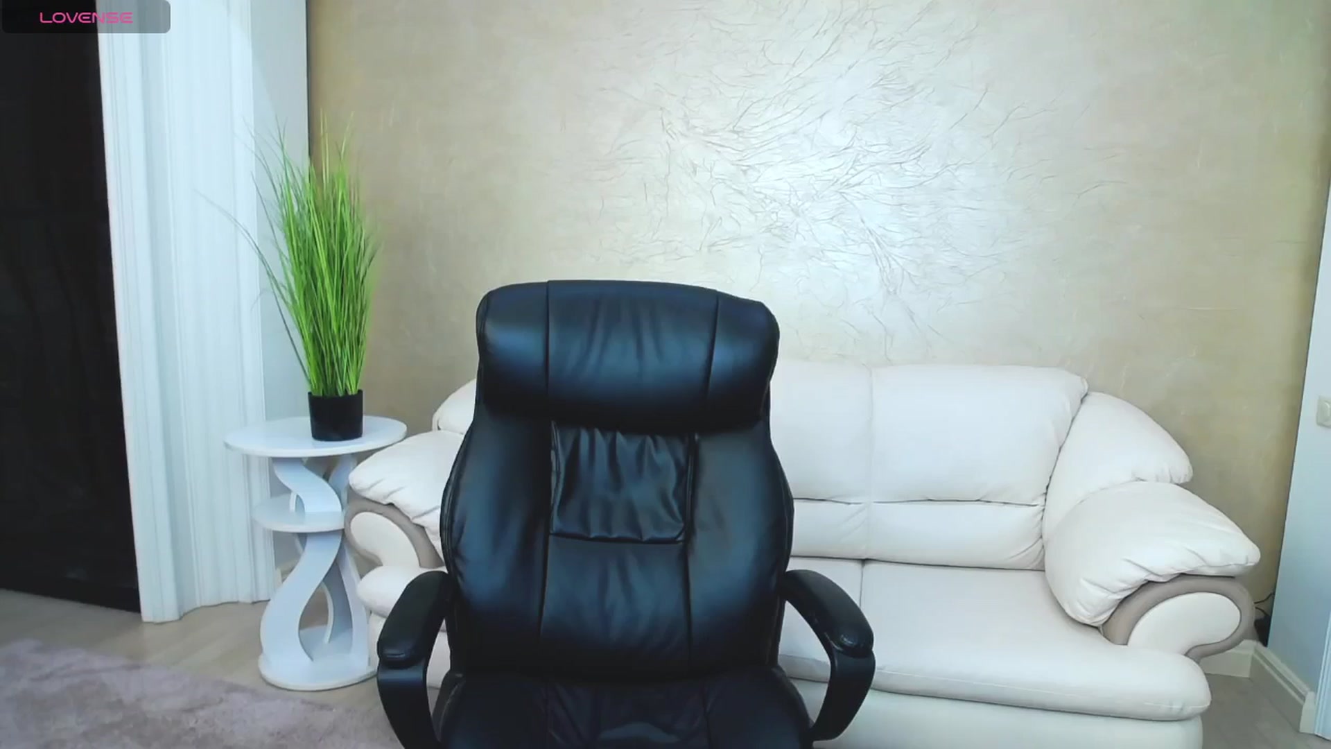 Gallery image thumbnail from AshleeSmit's myfreecams stream on, 08/13/2024, 15:54 image 5 of 20