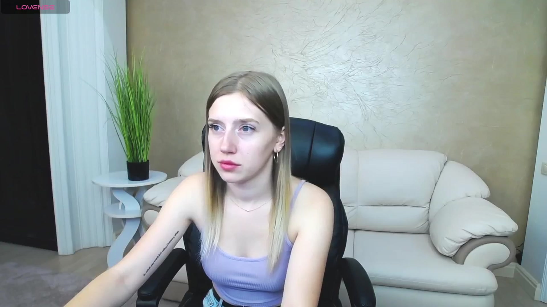 Gallery image thumbnail from AshleeSmit's myfreecams stream on, 08/13/2024, 15:54 image 14 of 20