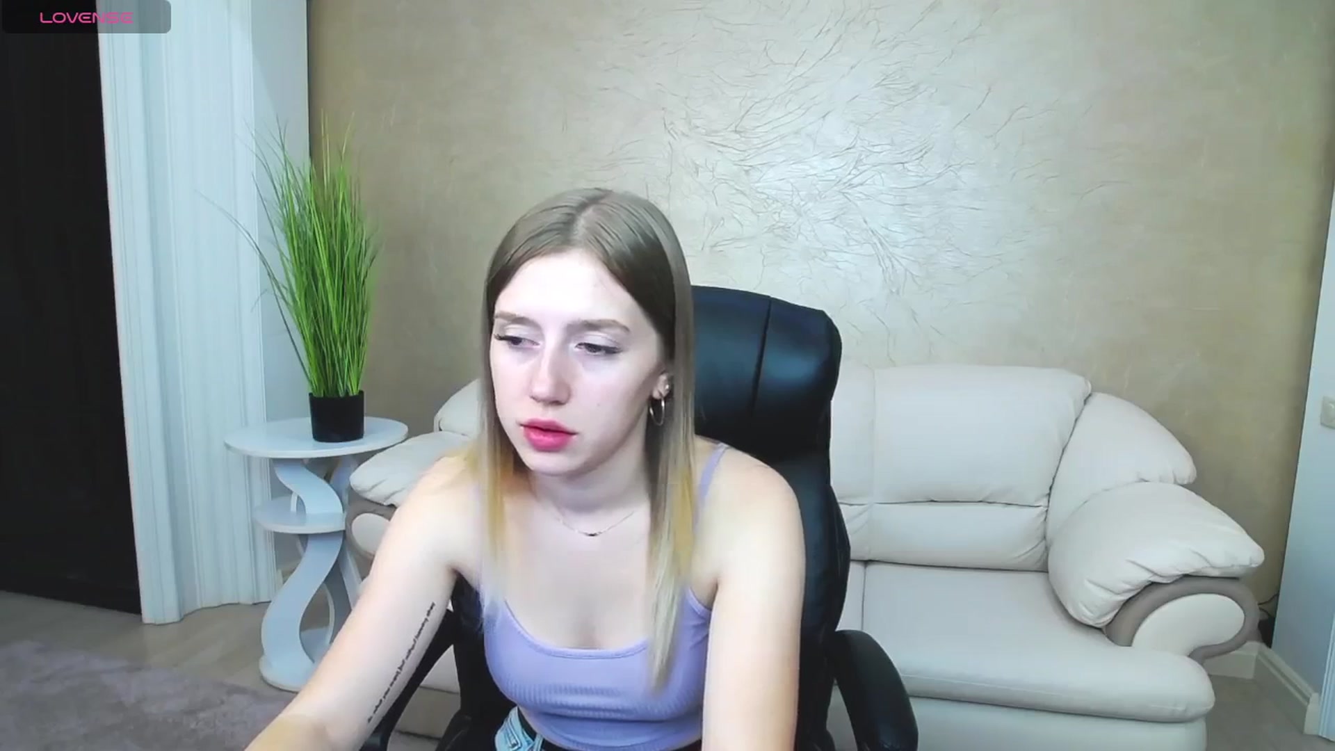 Gallery image thumbnail from AshleeSmit's myfreecams stream on, 08/13/2024, 15:54 image 13 of 20