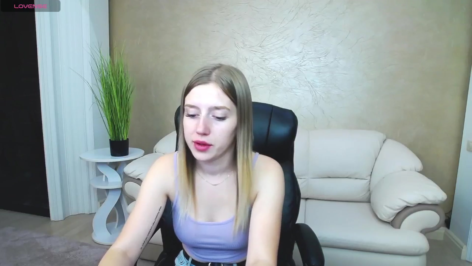 Gallery image thumbnail from AshleeSmit's myfreecams stream on, 08/13/2024, 15:54 image 19 of 20