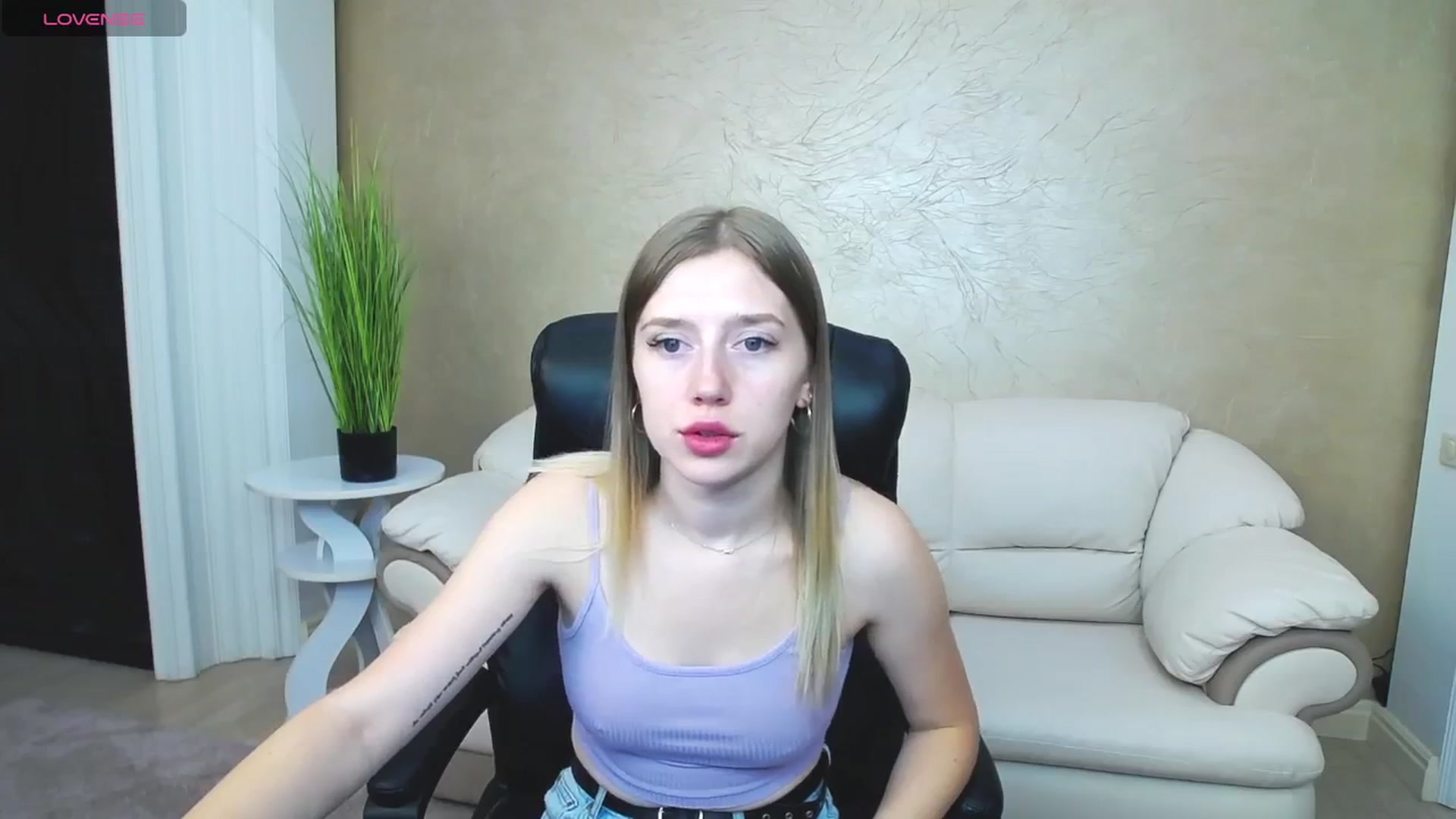 Gallery image thumbnail from AshleeSmit's myfreecams stream on, 08/13/2024, 15:54 image 6 of 20