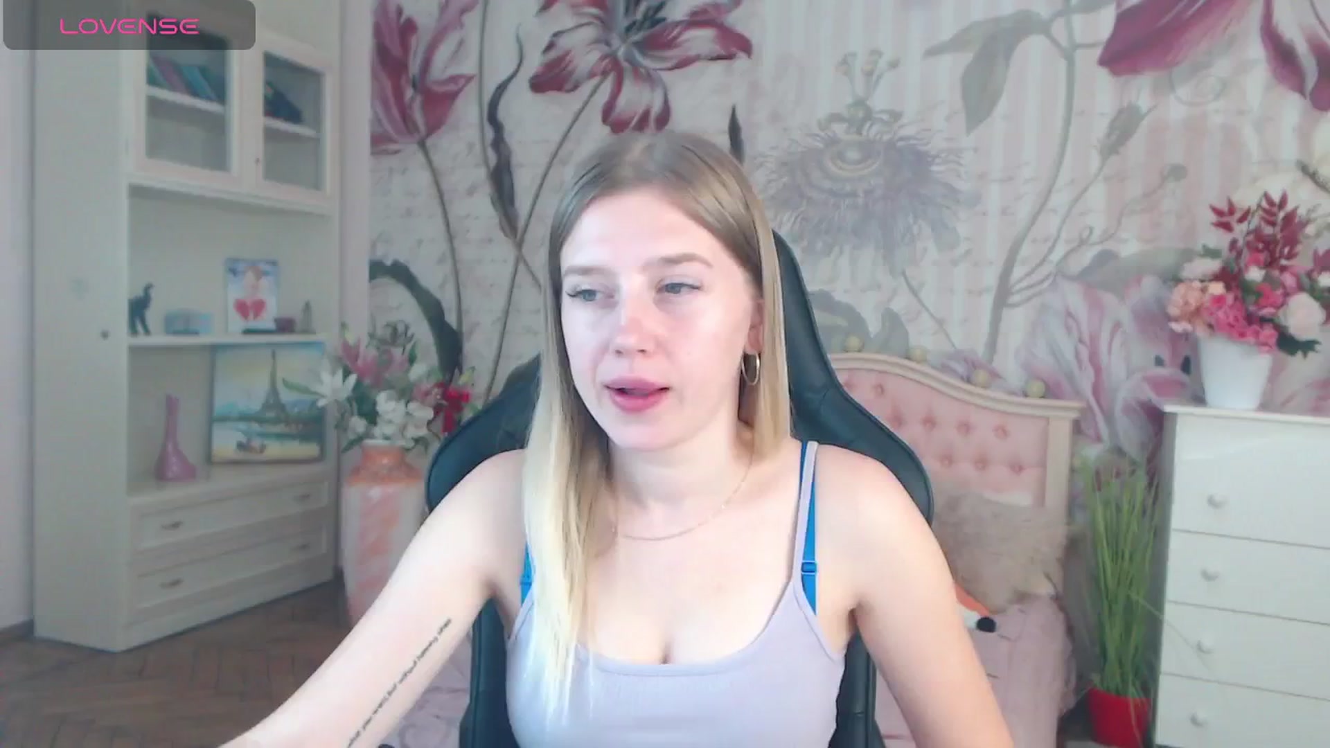Gallery image thumbnail from AshleeSmit's myfreecams stream on, 08/14/2024, 20:36 image 1 of 20