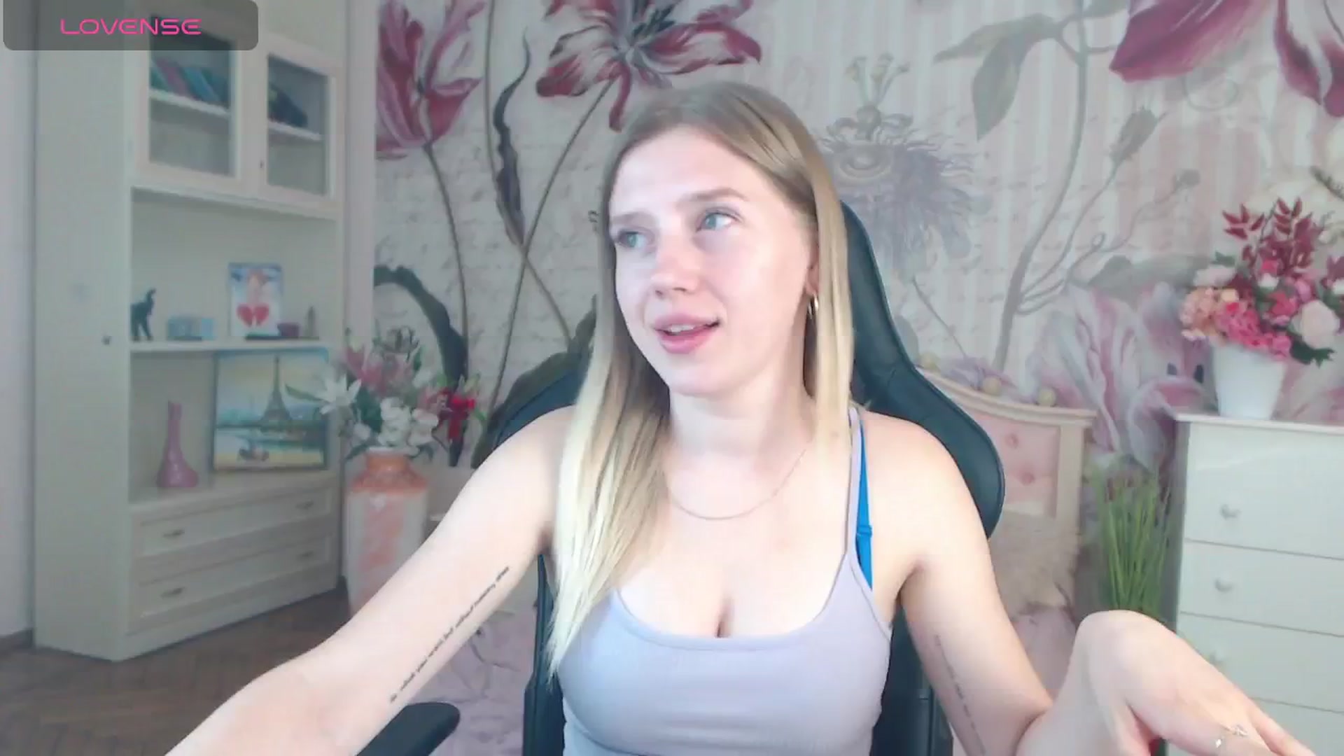Gallery image thumbnail from AshleeSmit's myfreecams stream on, 08/14/2024, 20:36 image 11 of 20