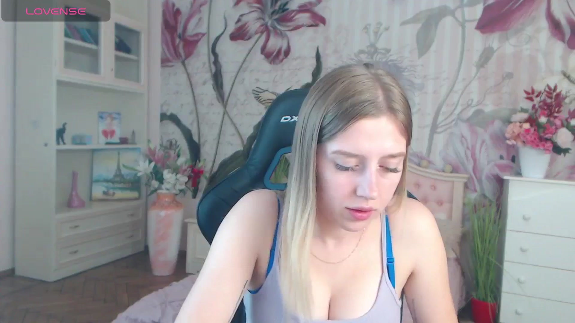 Gallery image thumbnail from AshleeSmit's myfreecams stream on, 08/14/2024, 20:36 image 8 of 20