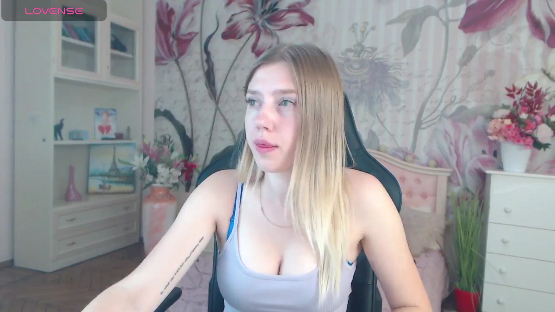 Gallery image thumbnail from AshleeSmit's myfreecams stream on, 08/14/2024, 20:36 image 14 of 20