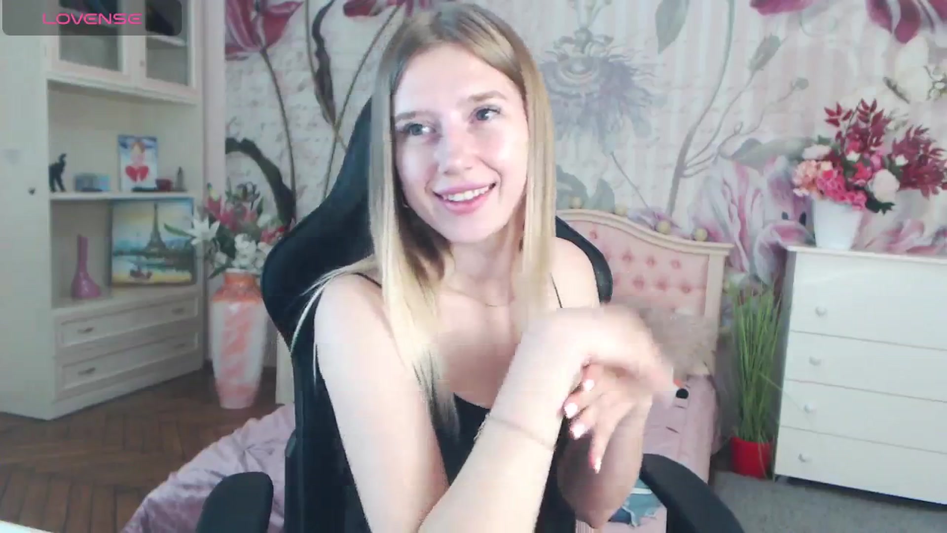 Gallery image thumbnail from AshleeSmit's myfreecams stream on, 08/16/2024, 02:24 image 15 of 20