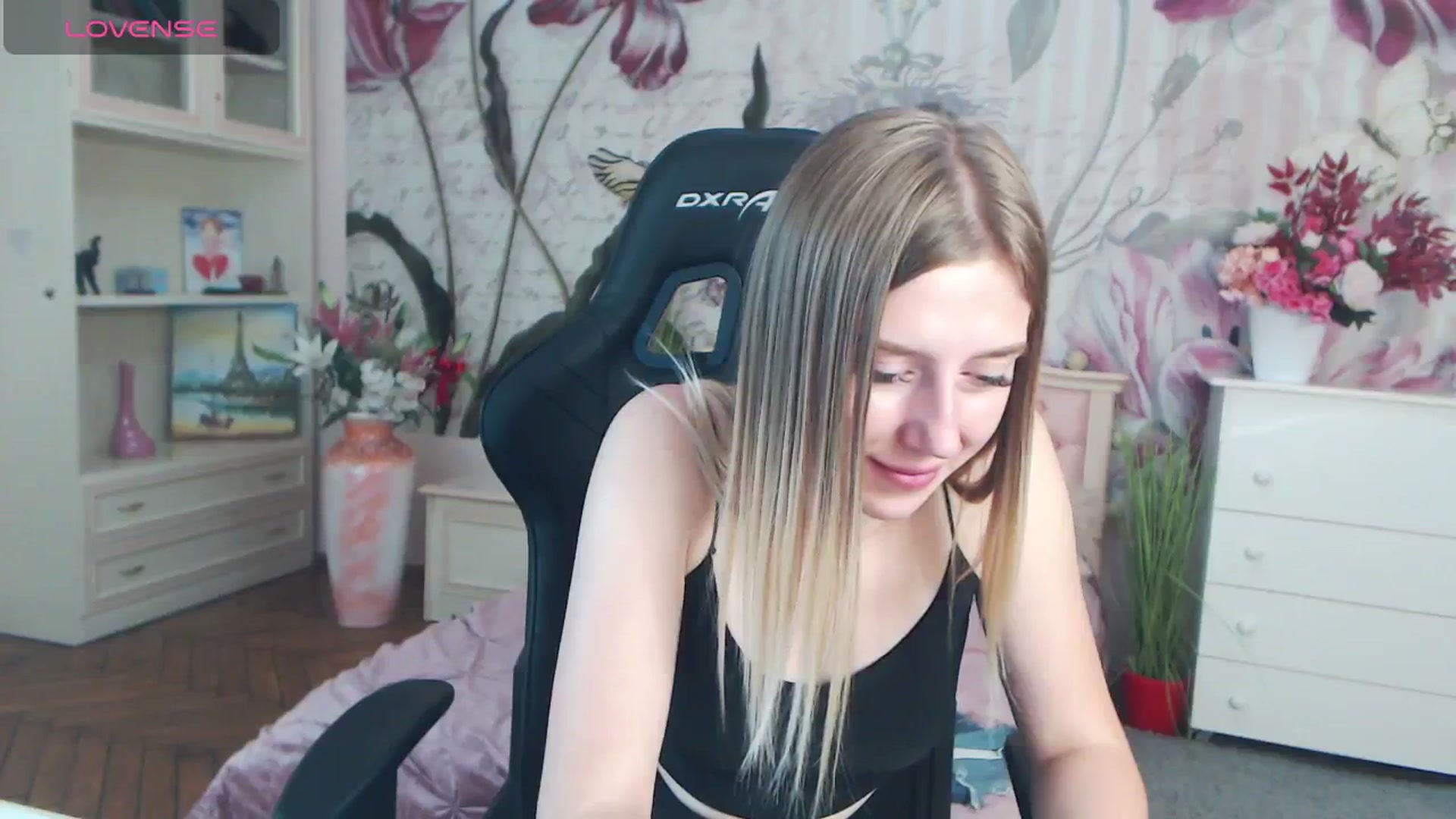 Gallery image thumbnail from AshleeSmit's myfreecams stream on, 08/16/2024, 02:24 image 12 of 20