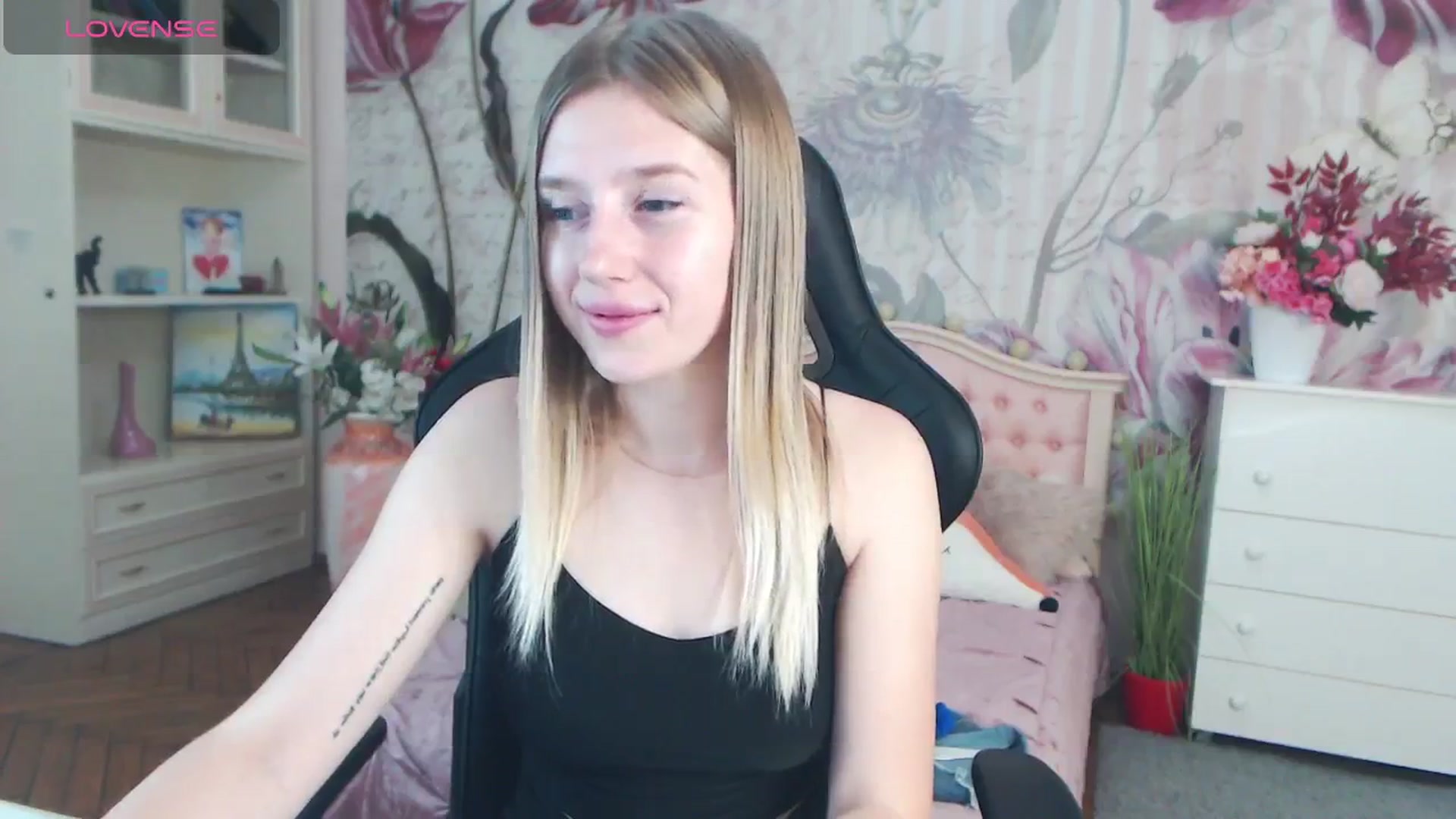 Gallery image thumbnail from AshleeSmit's myfreecams stream on, 08/16/2024, 02:24 image 19 of 20