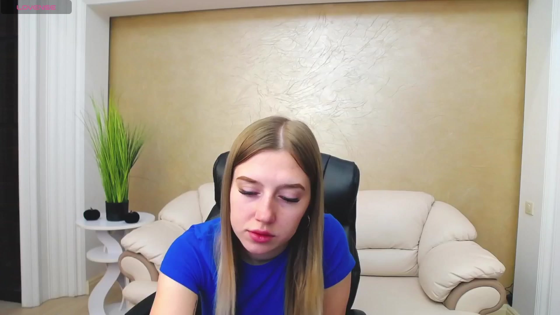 Gallery image thumbnail from AshleeSmit's myfreecams stream on, 10/29/2024, 15:31 image 18 of 20