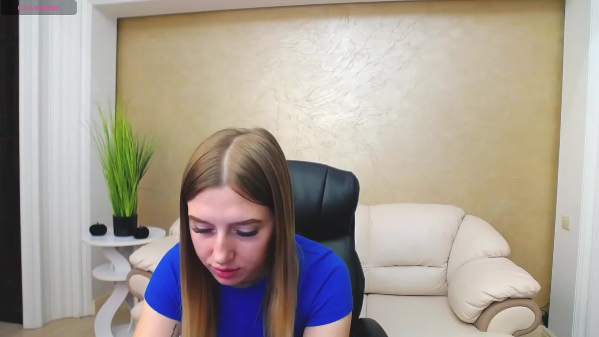 Gallery image thumbnail from AshleeSmit's myfreecams stream on, 10/29/2024, 15:31 image 14 of 20