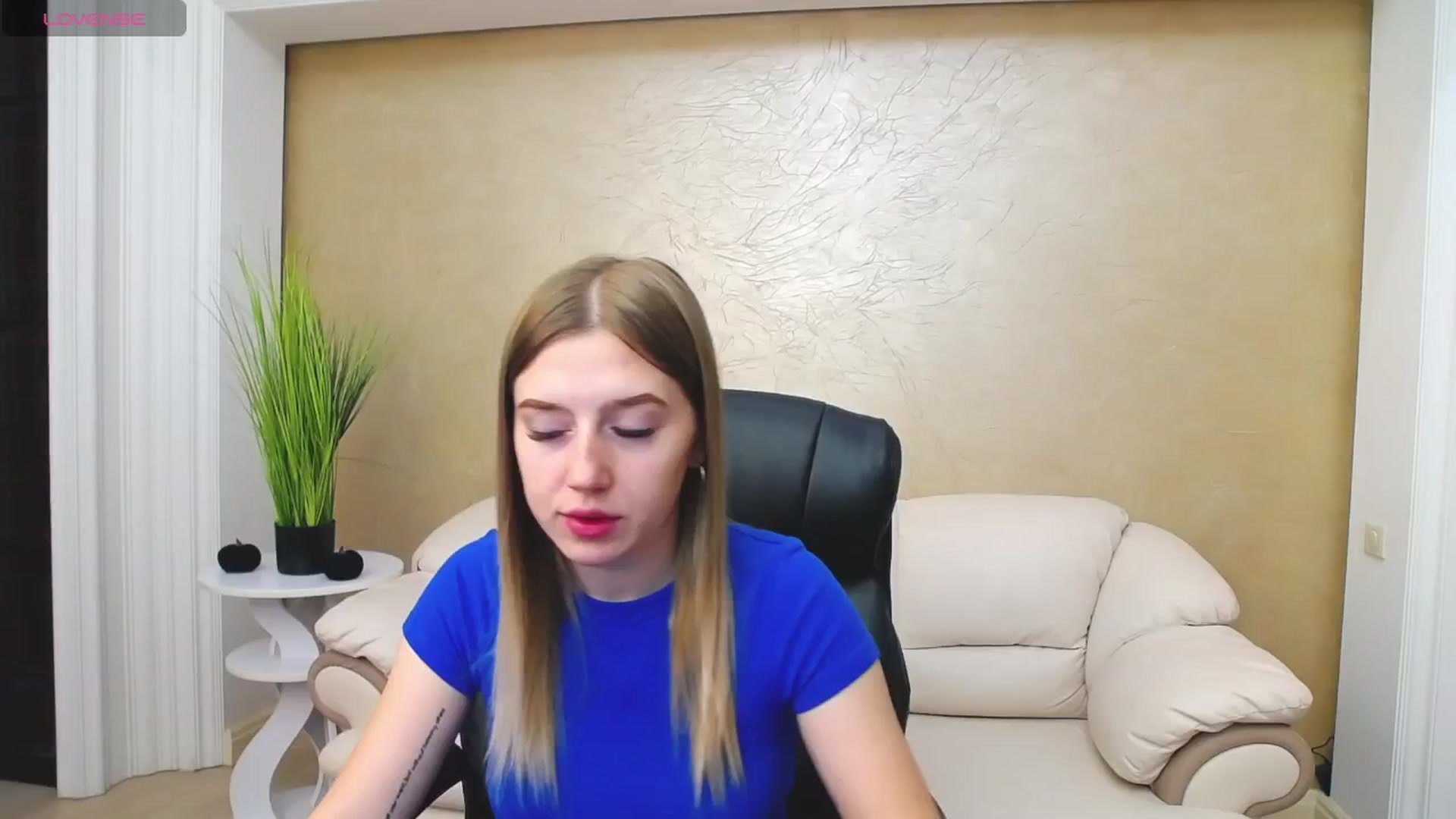 Gallery image thumbnail from AshleeSmit's myfreecams stream on, 10/29/2024, 15:31 image 1 of 20