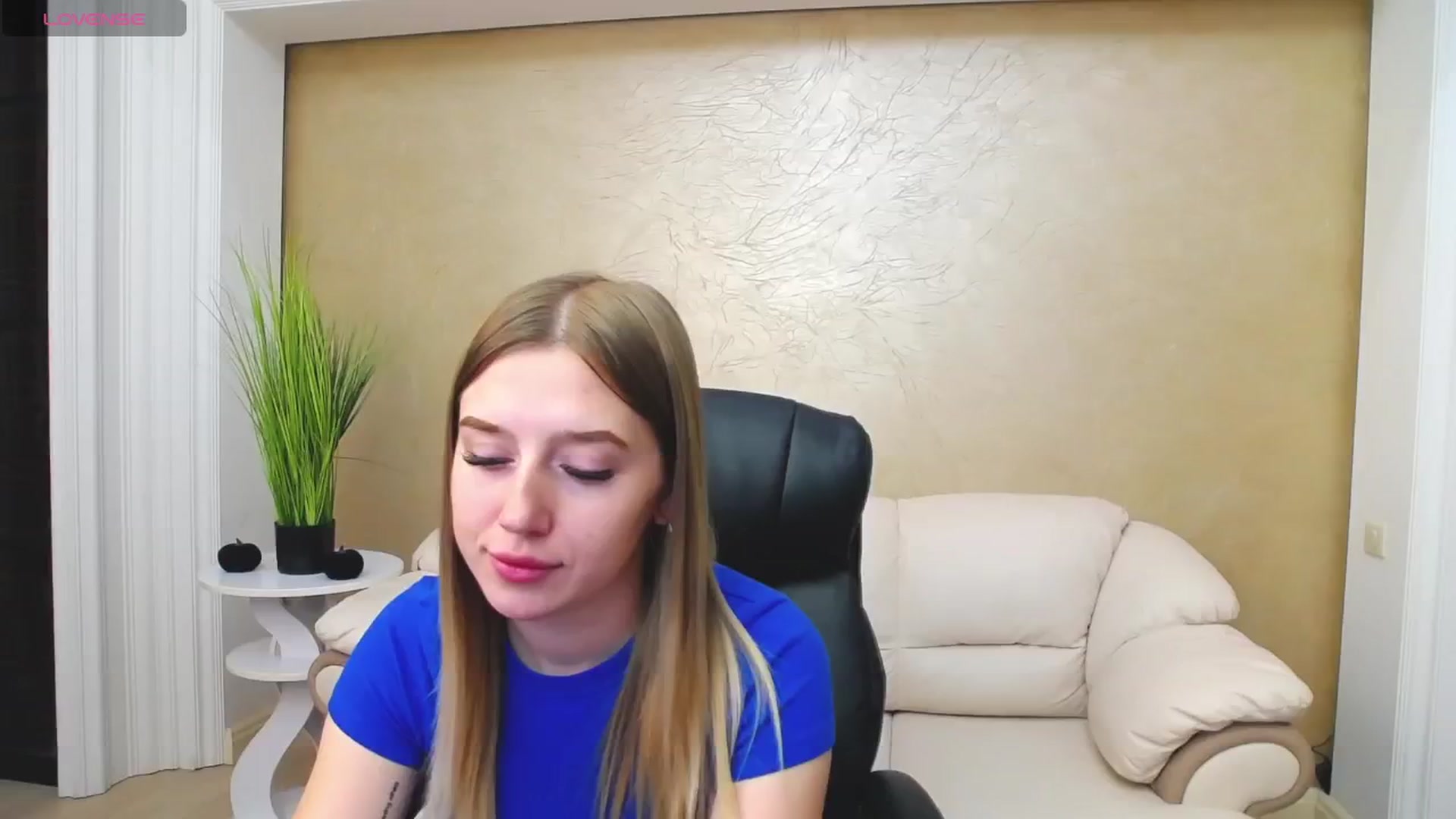 Gallery image thumbnail from AshleeSmit's myfreecams stream on, 10/29/2024, 15:31 image 15 of 20