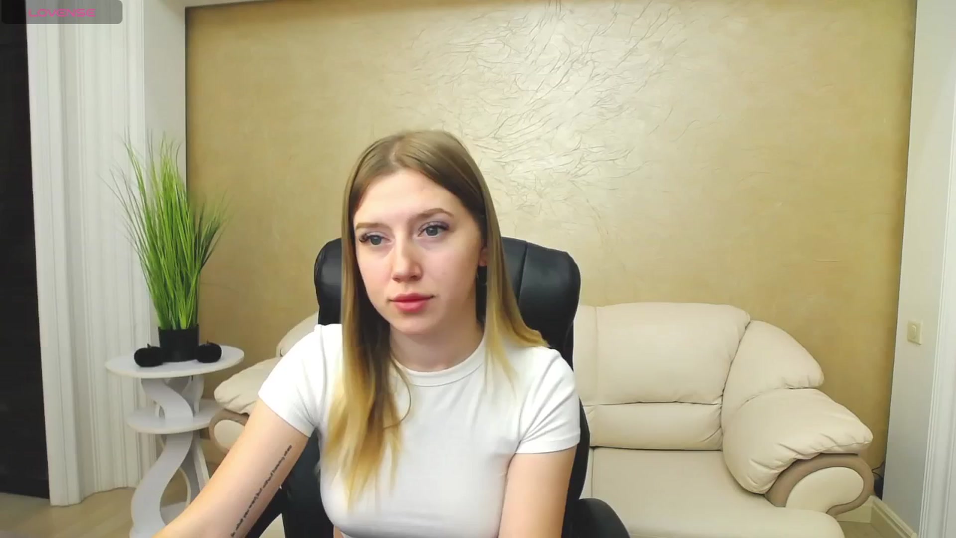 Gallery image thumbnail from AshleeSmit's myfreecams stream on, 11/07/2024, 16:02 image 1 of 20