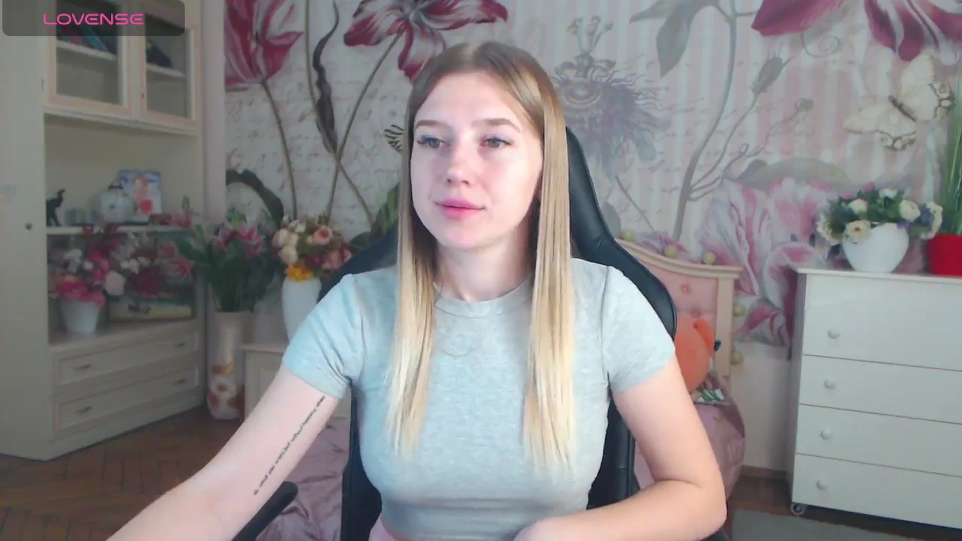 Gallery image thumbnail from AshleeSmit's myfreecams stream on, 11/11/2024, 12:50 image 5 of 20