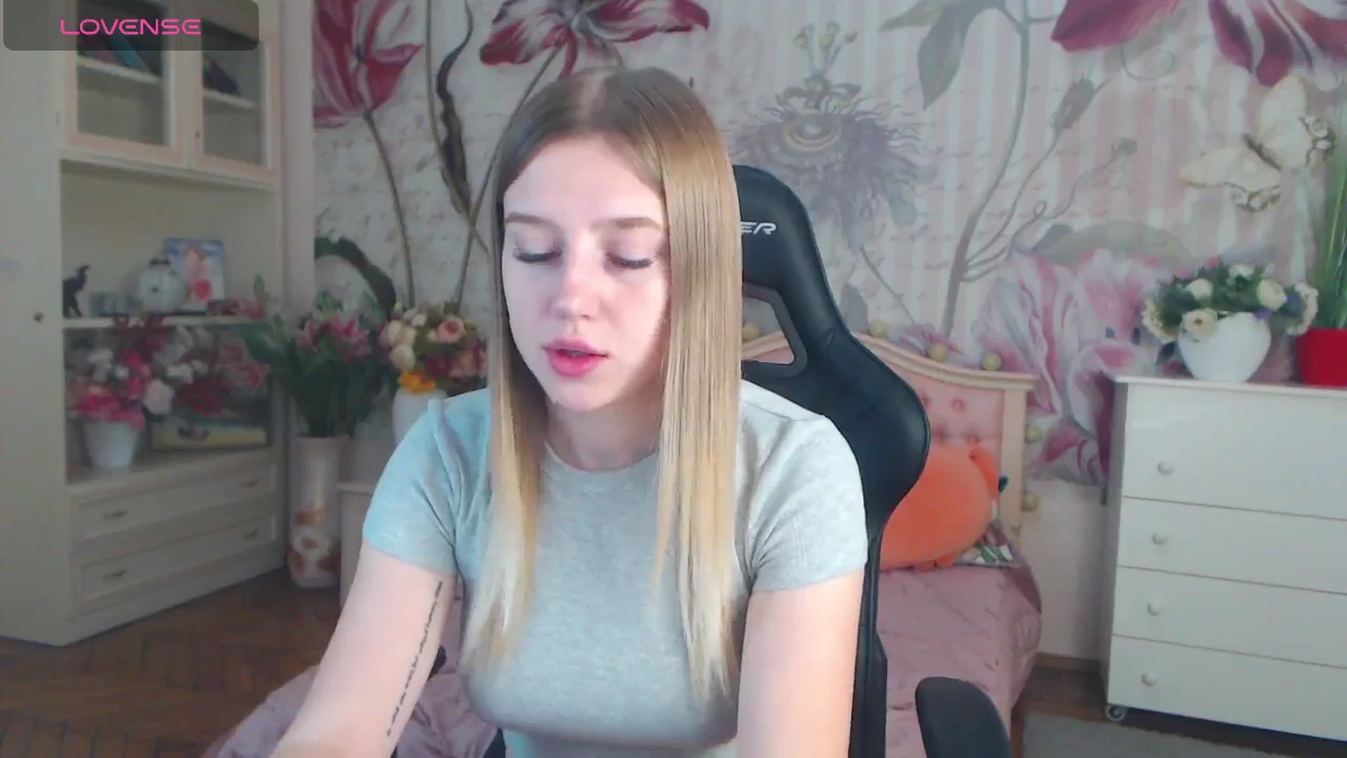 Gallery image thumbnail from AshleeSmit's myfreecams stream on, 11/11/2024, 12:50 image 18 of 20