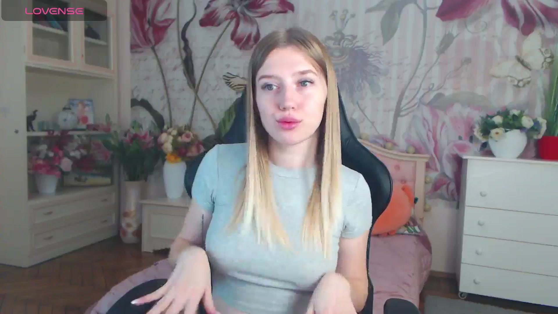 Gallery image thumbnail from AshleeSmit's myfreecams stream on, 11/11/2024, 12:50 image 7 of 20