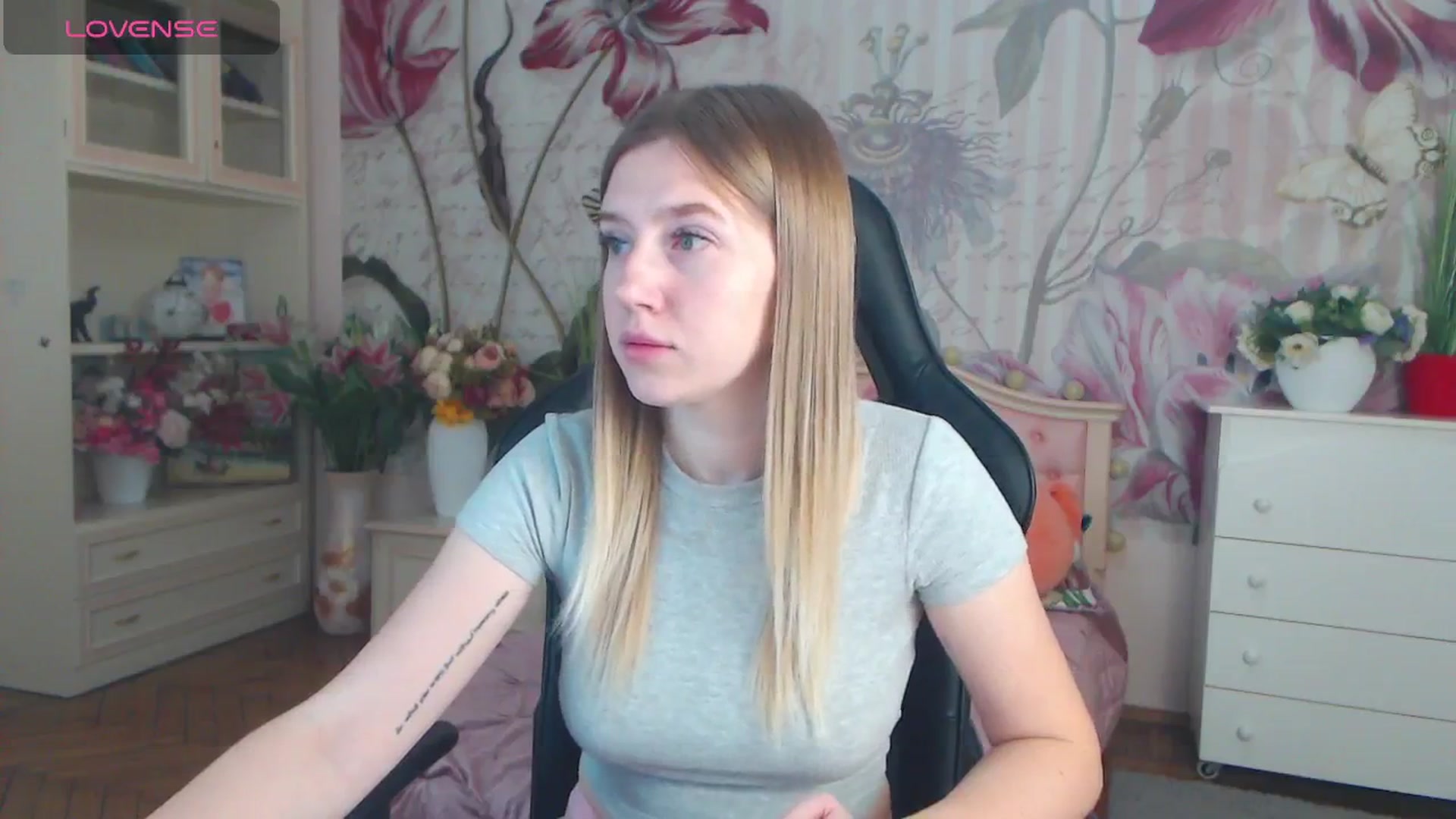 Gallery image thumbnail from AshleeSmit's myfreecams stream on, 11/11/2024, 12:50 image 2 of 20