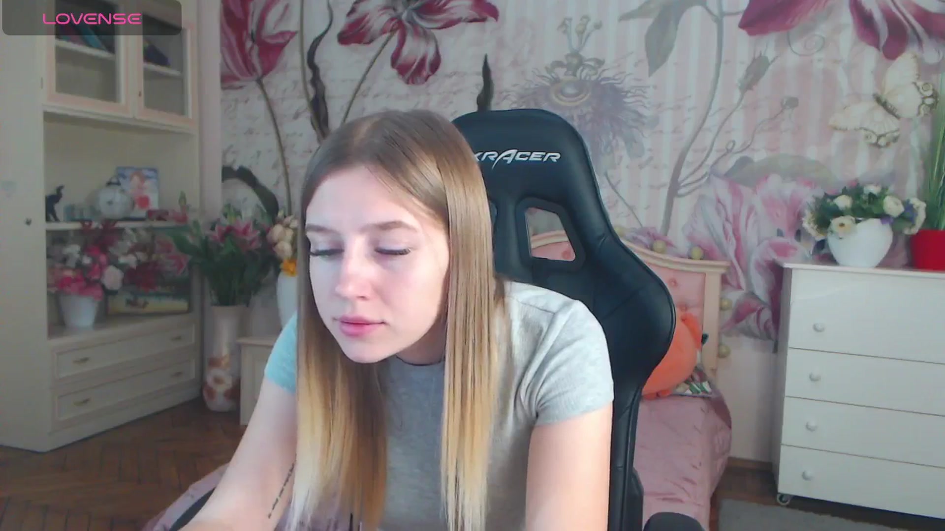 Gallery image thumbnail from AshleeSmit's myfreecams stream on, 11/11/2024, 12:50 image 4 of 20