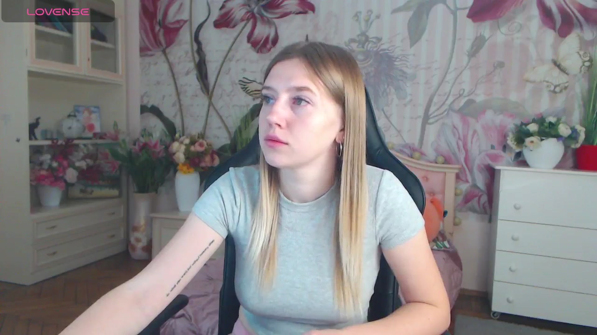 Gallery image thumbnail from AshleeSmit's myfreecams stream on, 11/11/2024, 12:50 image 3 of 20