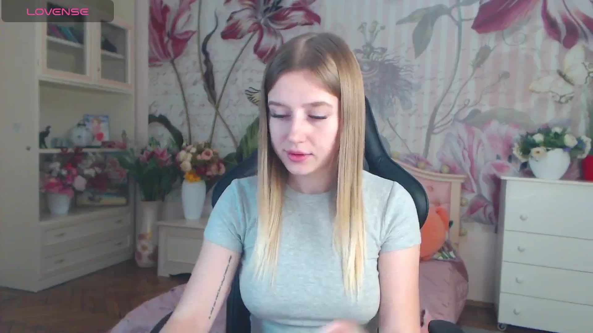 Gallery image thumbnail from AshleeSmit's myfreecams stream on, 11/11/2024, 15:58 image 8 of 20