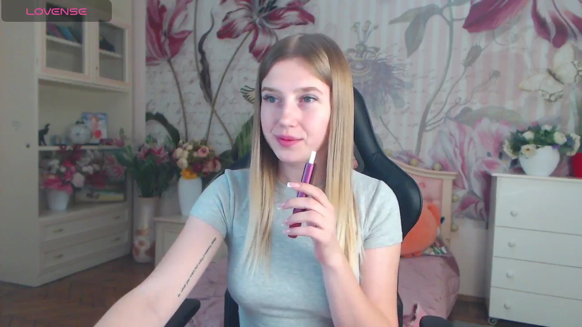 Gallery image thumbnail from AshleeSmit's myfreecams stream on, 11/11/2024, 15:58 image 6 of 20