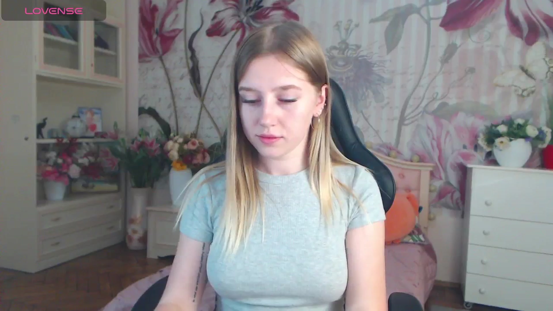 Gallery image thumbnail from AshleeSmit's myfreecams stream on, 11/11/2024, 15:58 image 13 of 20