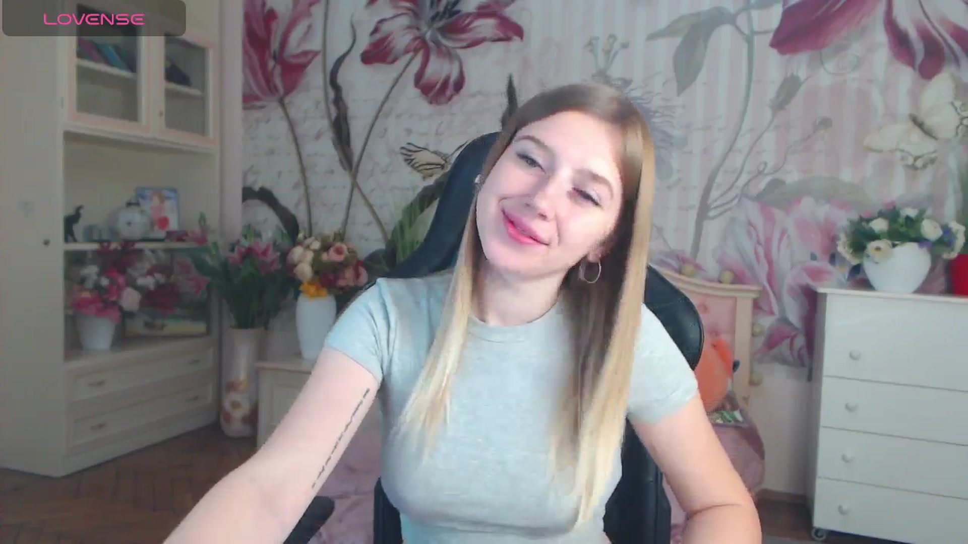 Gallery image thumbnail from AshleeSmit's myfreecams stream on, 11/11/2024, 15:58 image 2 of 20