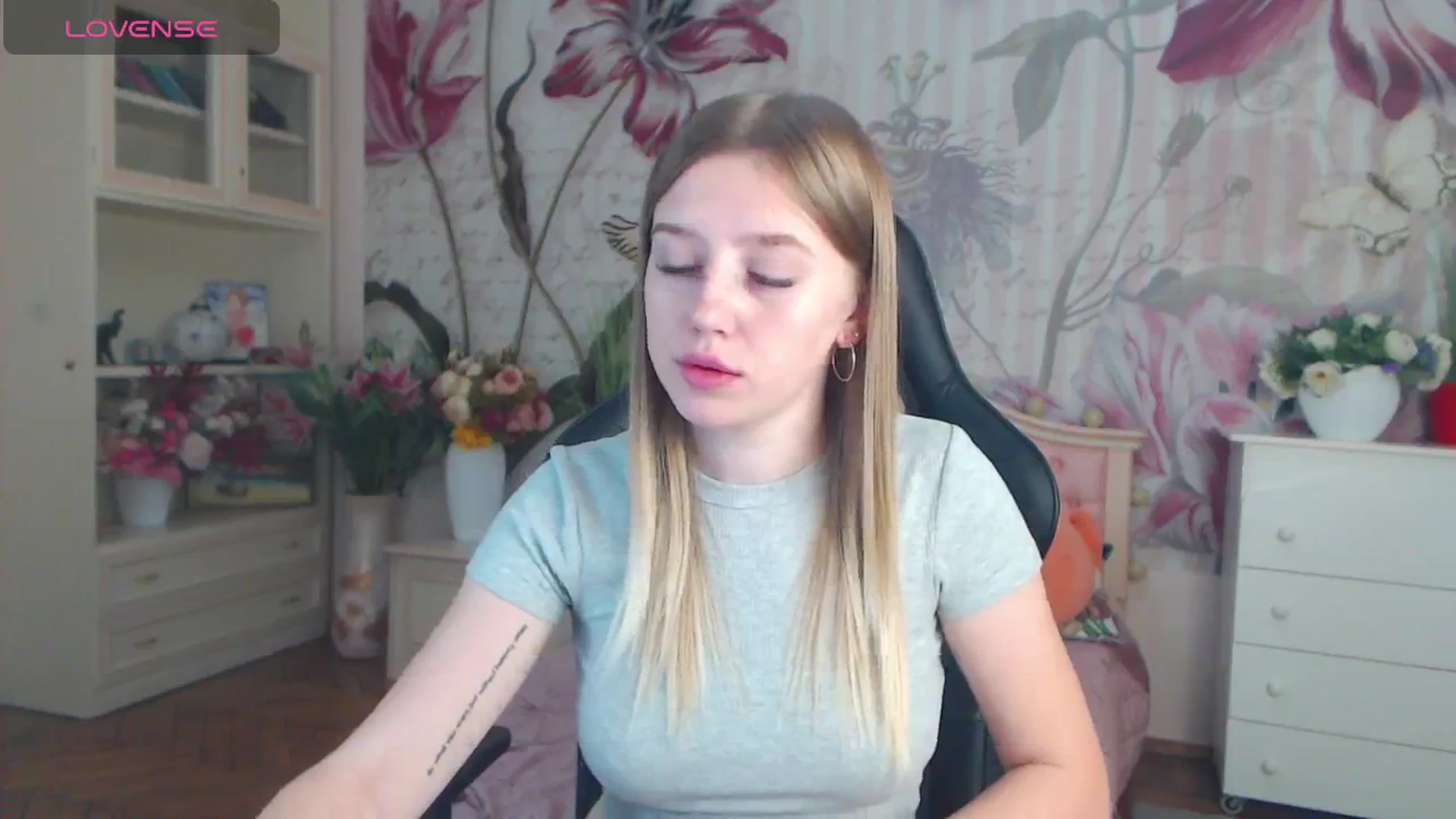 Gallery image thumbnail from AshleeSmit's myfreecams stream on, 11/11/2024, 15:58 image 17 of 20