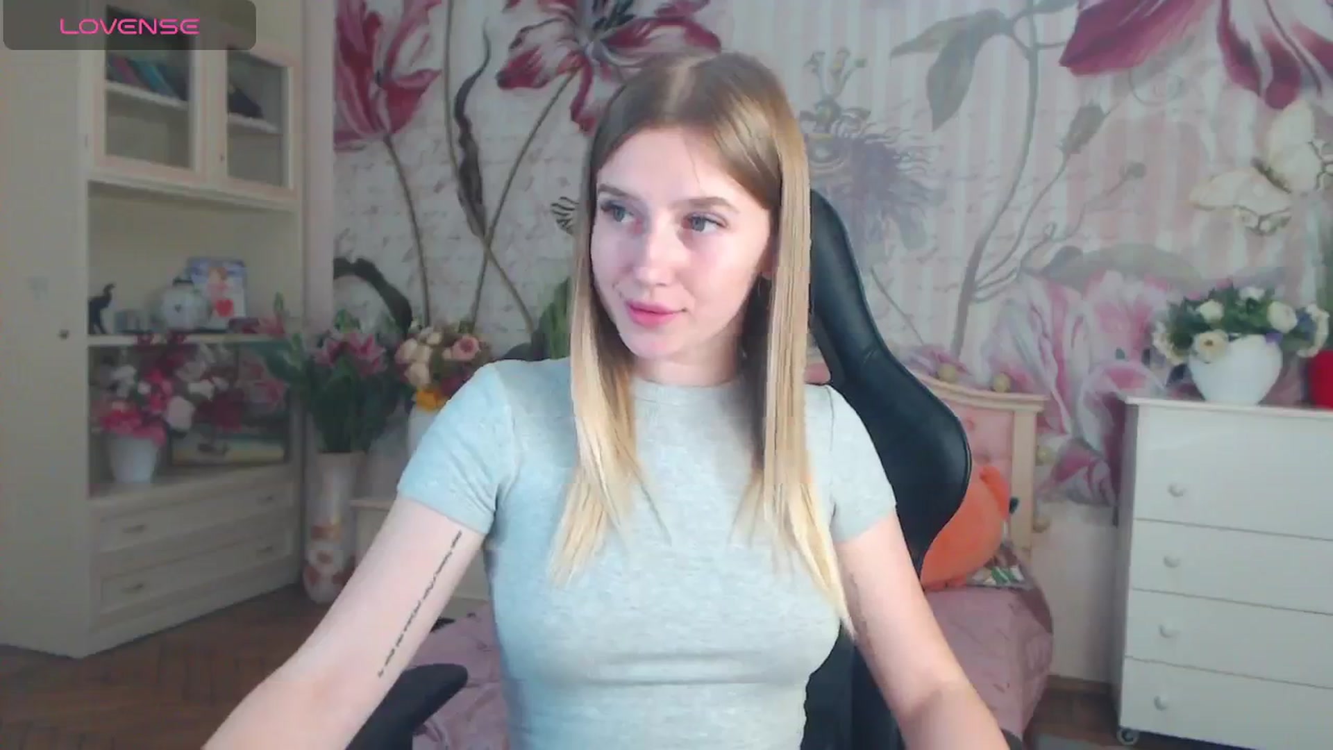 Gallery image thumbnail from AshleeSmit's myfreecams stream on, 11/11/2024, 15:58 image 18 of 20