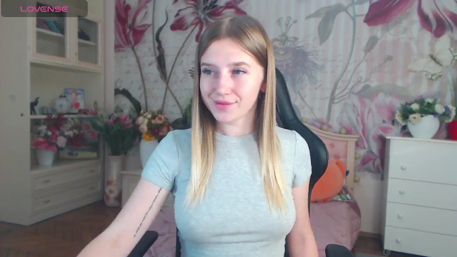 Gallery image thumbnail from AshleeSmit's myfreecams stream on, 11/11/2024, 15:58 image 19 of 20