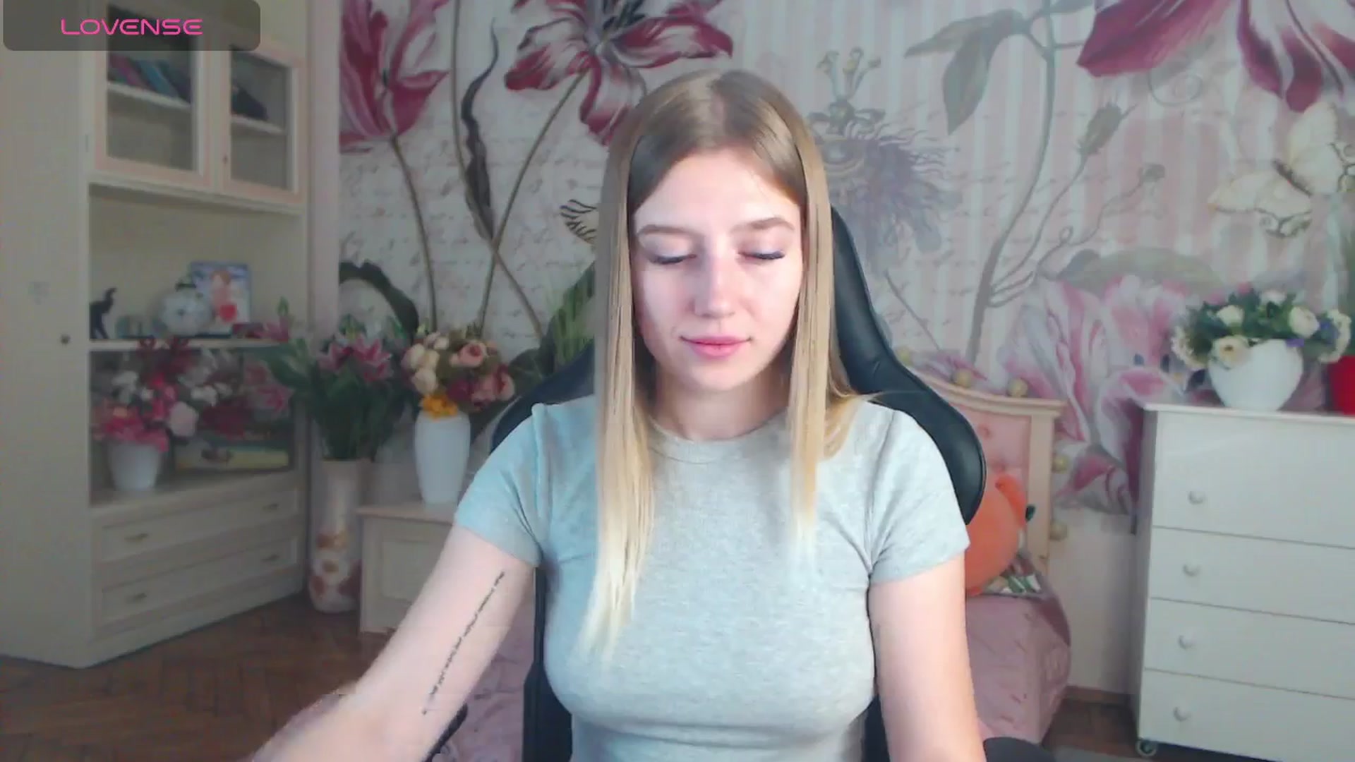 Gallery image thumbnail from AshleeSmit's myfreecams stream on, 11/11/2024, 15:58 image 5 of 20
