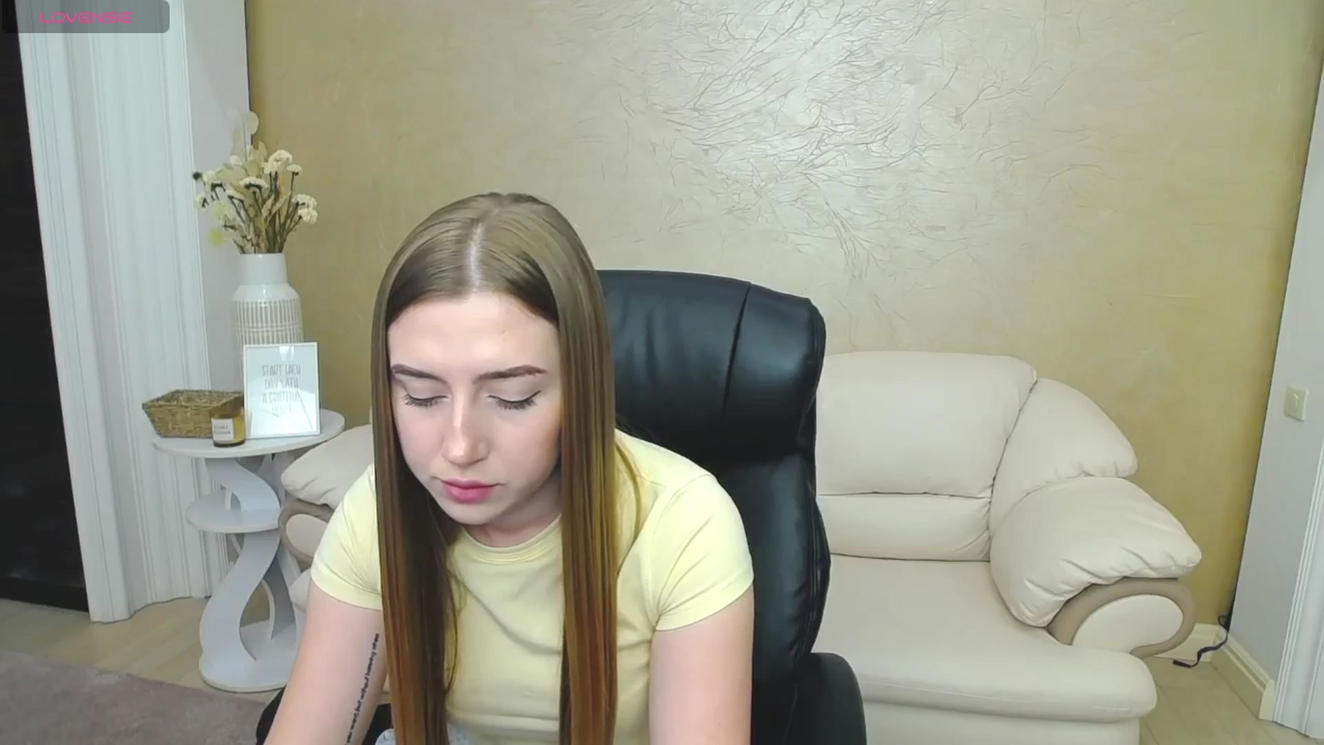 Gallery image thumbnail from AshleeSmit's myfreecams stream on, 05/04/2026, 15:38 image 9 of 20