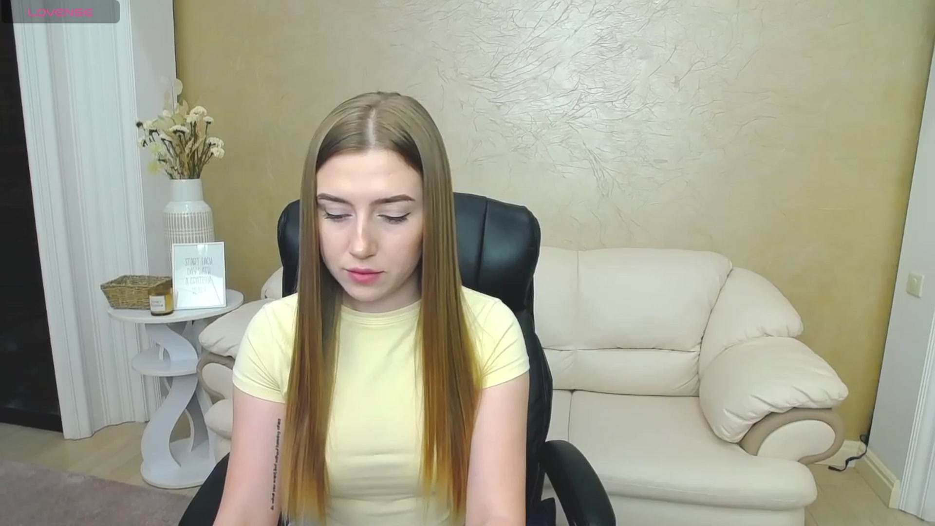 Gallery image thumbnail from AshleeSmit's myfreecams stream on, 05/04/2026, 15:38 image 13 of 20