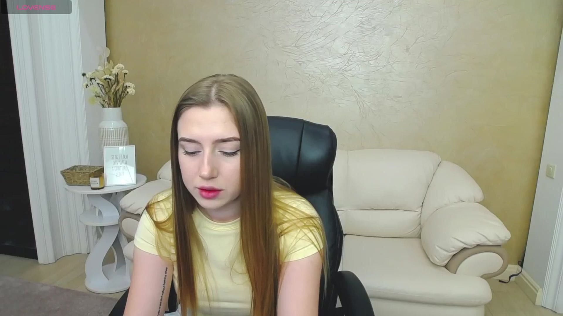 Gallery image thumbnail from AshleeSmit's myfreecams stream on, 05/04/2026, 15:38 image 5 of 20