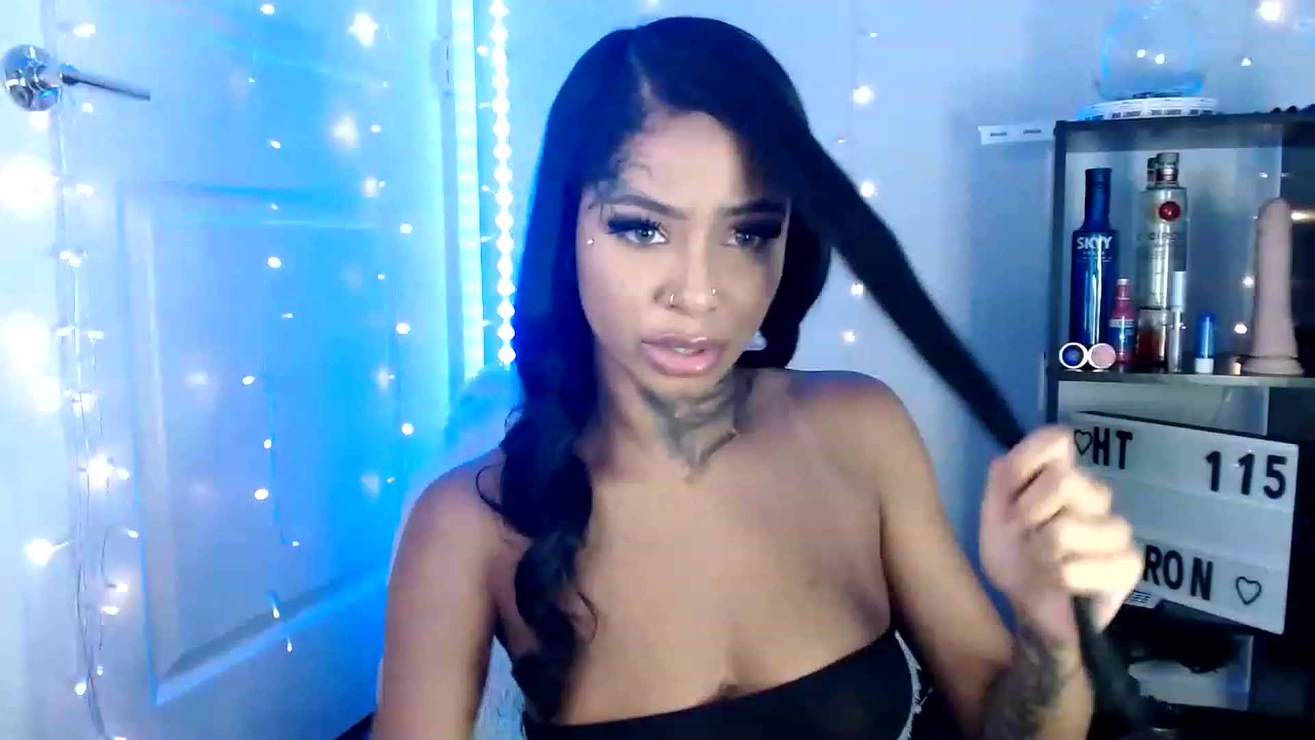 Gallery image thumbnail from Ashleeighh's myfreecams stream on, 06/03/2023, 22:20 image 2 of 20