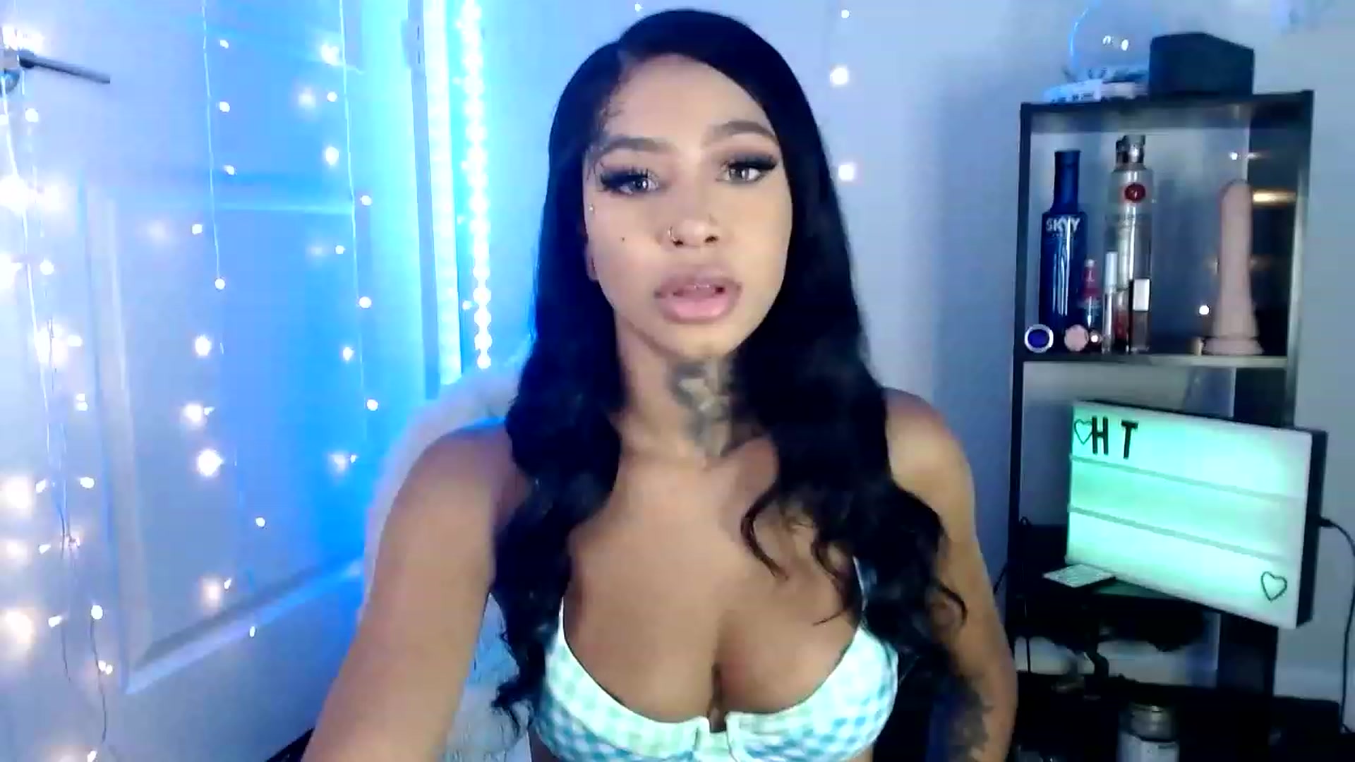 Gallery image thumbnail from Ashleeighh's myfreecams stream on, 06/05/2023, 03:15 image 7 of 20
