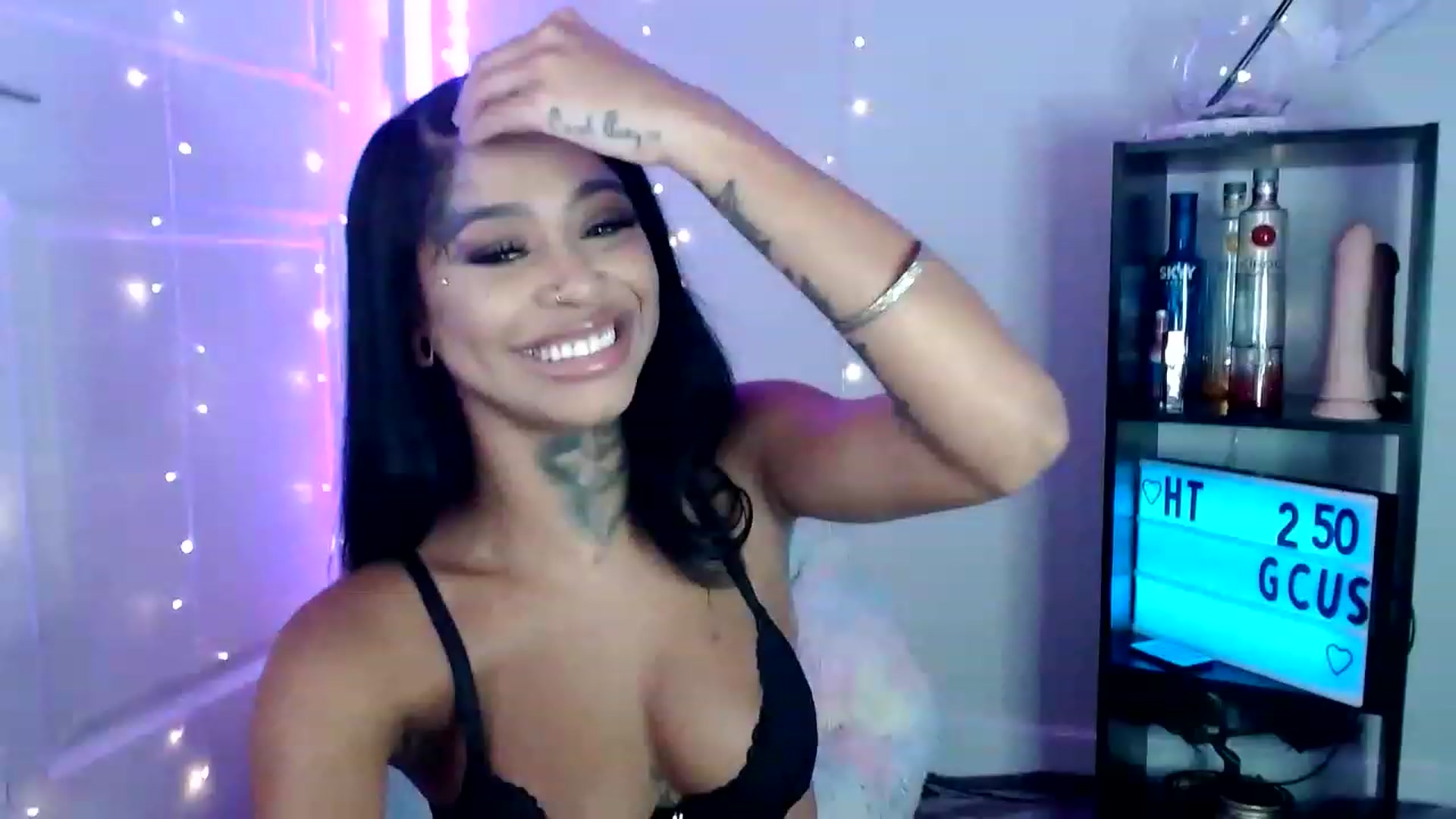 Gallery image thumbnail from Ashleeighh's myfreecams stream on, 06/12/2023, 05:15 image 3 of 20