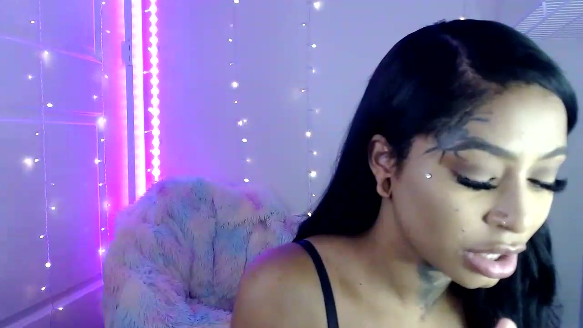 Gallery image thumbnail from Ashleeighh's myfreecams stream on, 06/12/2023, 05:34 image 4 of 20