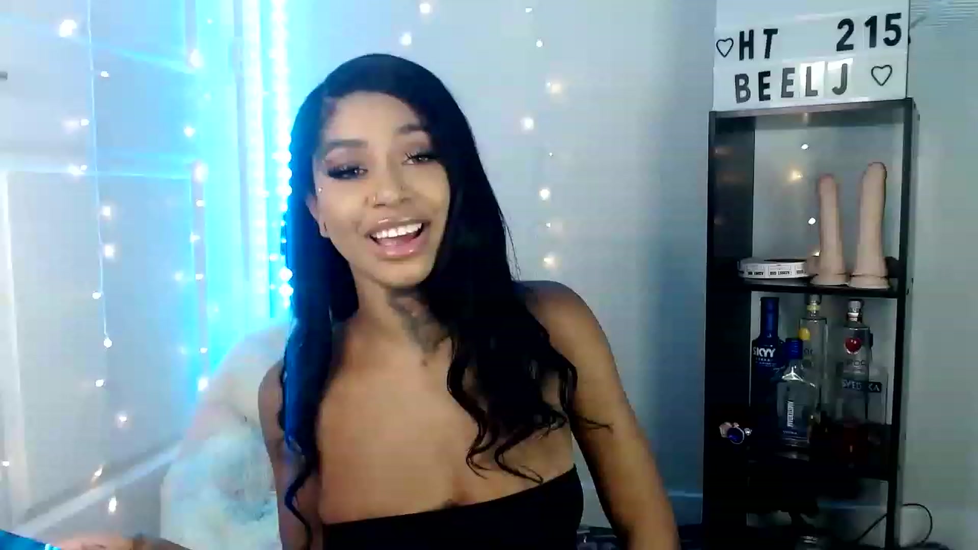 Gallery image thumbnail from Ashleeighh's myfreecams stream on, 06/19/2023, 04:43 image 1 of 20