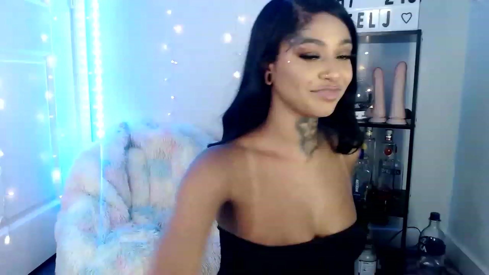 Gallery image thumbnail from Ashleeighh's myfreecams stream on, 06/19/2023, 04:43 image 12 of 20