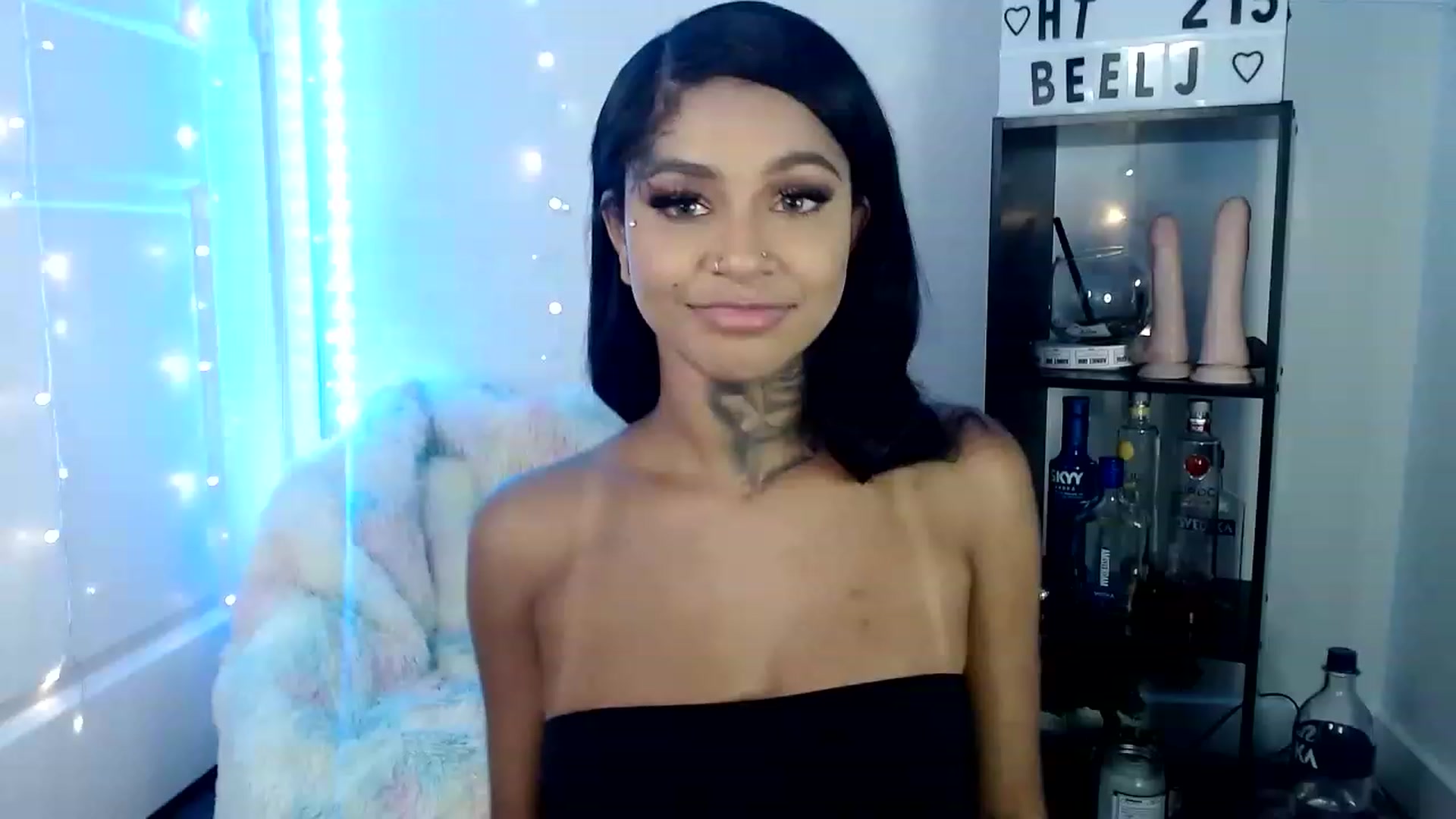 Gallery image thumbnail from Ashleeighh's myfreecams stream on, 06/19/2023, 04:43 image 16 of 20