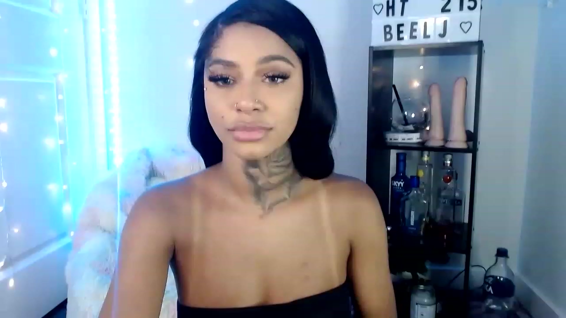 Gallery image thumbnail from Ashleeighh's myfreecams stream on, 06/19/2023, 04:43 image 15 of 20
