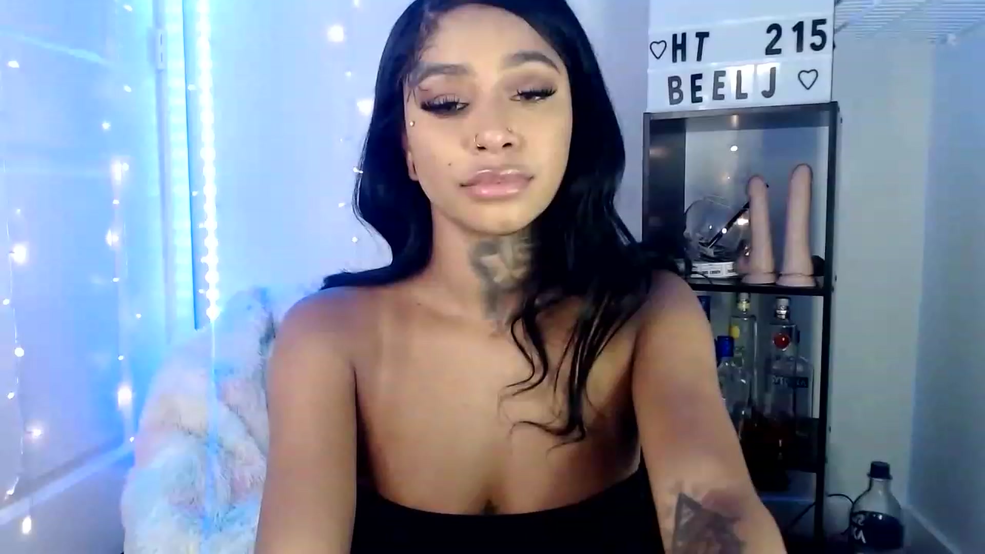 Gallery image thumbnail from Ashleeighh's myfreecams stream on, 06/19/2023, 04:43 image 6 of 20