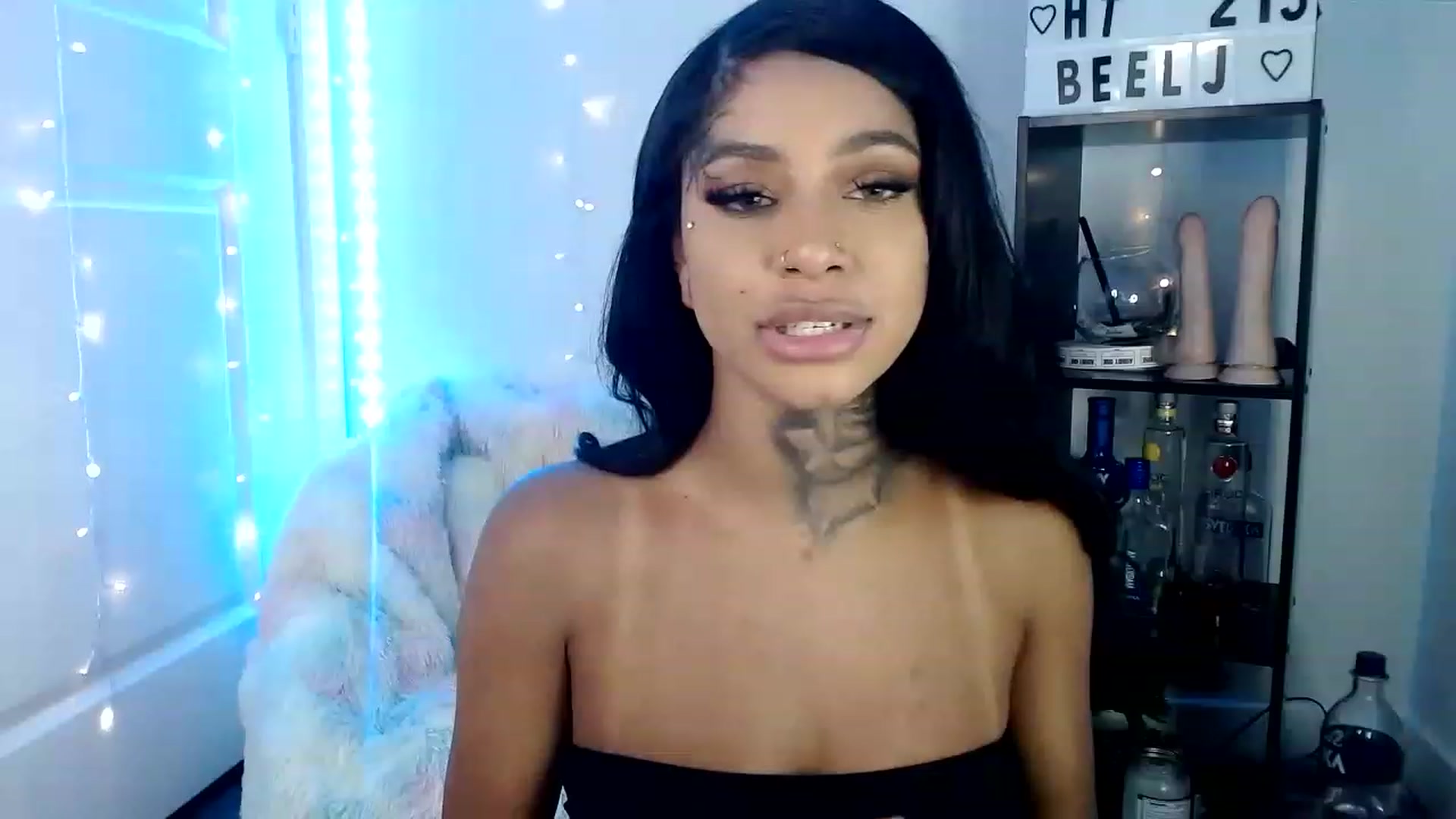 Gallery image thumbnail from Ashleeighh's myfreecams stream on, 06/19/2023, 04:43 image 19 of 20