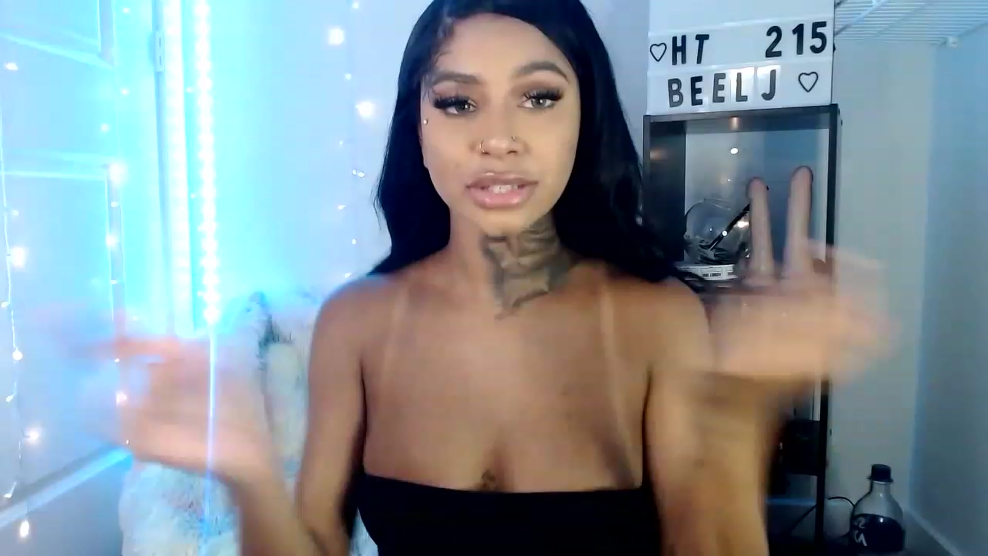 Gallery image thumbnail from Ashleeighh's myfreecams stream on, 06/19/2023, 04:43 image 5 of 20