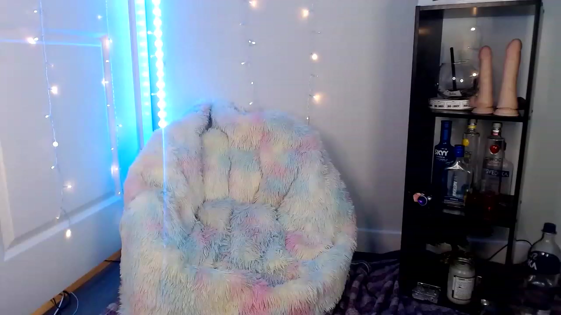 Gallery image thumbnail from Ashleeighh's myfreecams stream on, 06/19/2023, 05:09 image 5 of 20